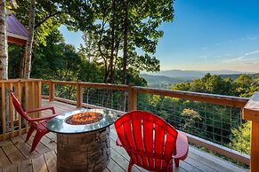 Stunning 2BR Cabin with Mountain Views