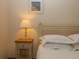 Swandown, 2 Blackdown