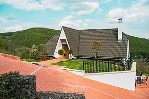 Captivating 3-bedrooms Cottage in the Hills