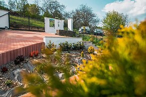 Captivating 3-bedrooms Cottage in the Hills