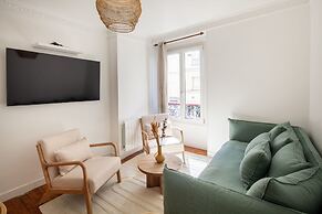 Eiffel Tower Rue Cler