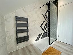 Luxury Scandi Inspired 1 Bed Apartment