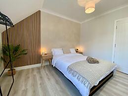 Luxury Scandi Inspired 1 Bed Apartment