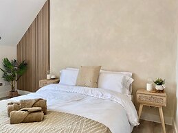 Luxury Scandi Inspired 1 Bed Apartment