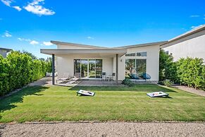 Chic Desert Oasis