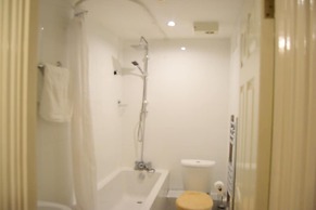 2-bed Apartment Sleeps 4 With Wi-fi