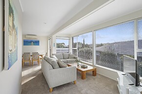 Bright & Sunny Meadowbank - Gardens