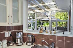 Bright & Sunny Meadowbank - Gardens