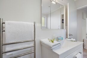 Bright & Sunny Meadowbank - Gardens