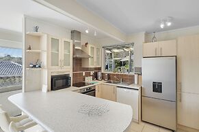 Bright & Sunny Meadowbank - Gardens