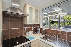 Bright & Sunny Meadowbank - Gardens