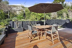 Bright & Sunny Meadowbank - Gardens