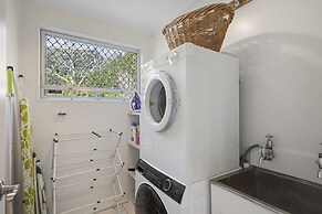 Bright & Sunny Meadowbank - Gardens