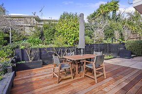 Bright & Sunny Meadowbank - Gardens