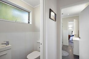 Bright & Sunny Meadowbank - Gardens