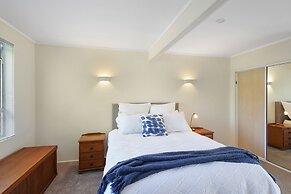 Bright & Sunny Meadowbank - Gardens