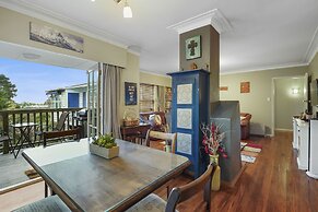 Kohi Family Home- Netflix & Gardens View