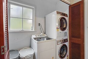 Kohi Family Home- Netflix & Gardens View