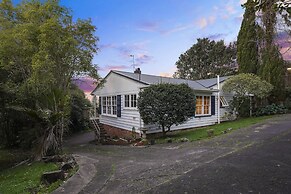 Kohi Family Home- Netflix & Gardens View