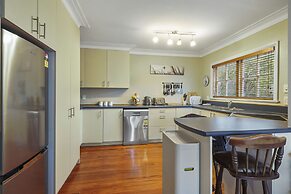 Kohi Family Home- Netflix & Gardens View