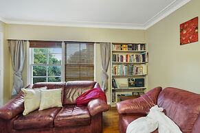 Kohi Family Home- Netflix & Gardens View