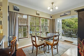 Kohi Family Home- Netflix & Gardens View