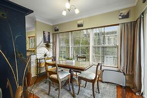 Kohi Family Home- Netflix & Gardens View