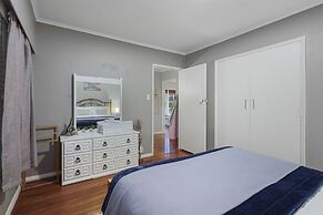 Kohi Family Home- Netflix & Gardens View