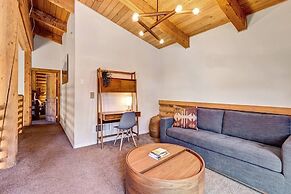 Blue River Hideaway by Boutiq