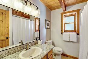 Blue River Hideaway by Boutiq