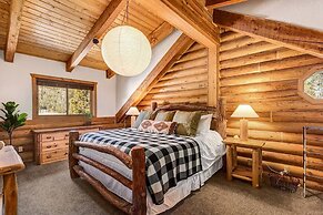 Blue River Hideaway by Boutiq