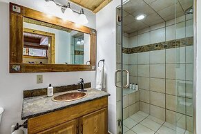 Blue River Hideaway by Boutiq