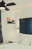 Blufftop Inn & Suites - Wharf/Restaurant District