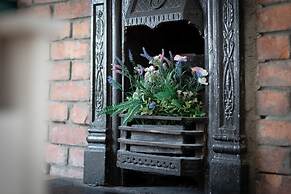 Ocean Cottage - Walk to Beach Countryside Views