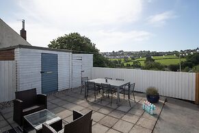 Ocean Cottage - Walk to Beach Countryside Views