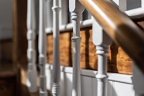 Ocean Cottage - Walk to Beach Countryside Views