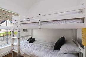 Ocean Cottage - Walk to Beach Countryside Views