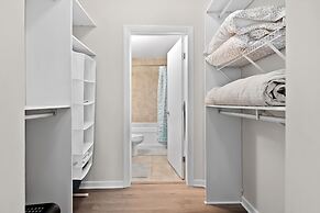 GLOBALSTAY. Gorgeous Downtown Condos. Free parking