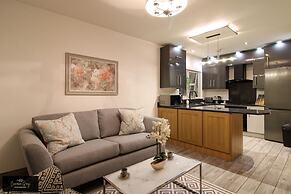 Modern Home in Belfast, Office, Parking, Wifi