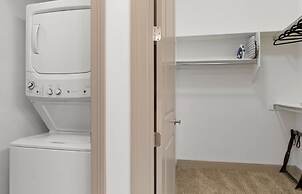 CozySuites at Town Lake