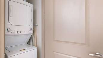 CozySuites at Town Lake