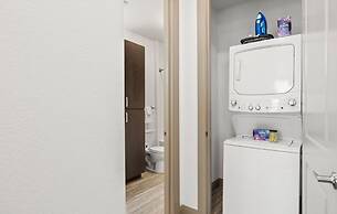 CozySuites at Town Lake