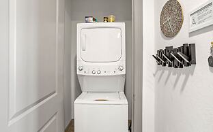 CozySuites at Town Lake