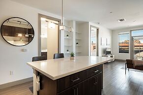 CozySuites at Town Lake