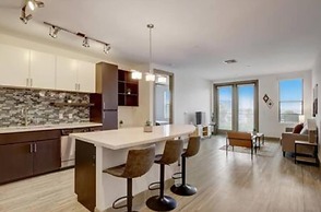 CozySuites at Town Lake