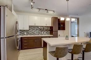 CozySuites at Town Lake