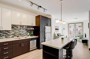 CozySuites at Town Lake