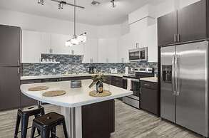 CozySuites at Town Lake