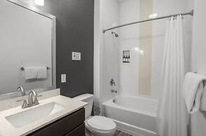 CozySuites at Town Lake