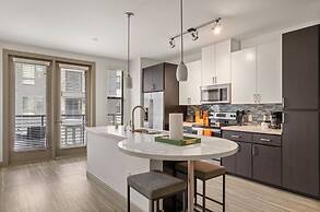 CozySuites at Town Lake